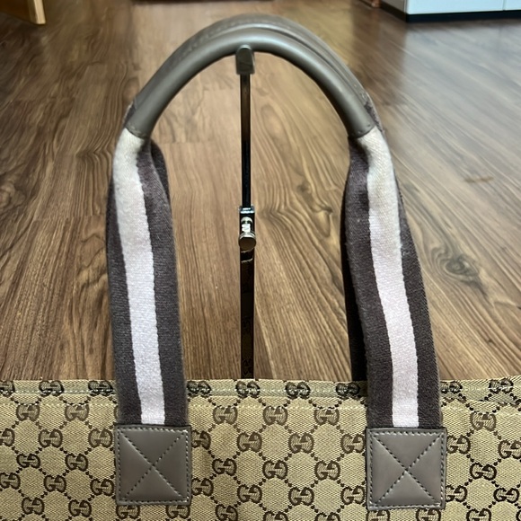 A160 - 💯 % authentic Gucci shoulder bag - Picture 12 of 16